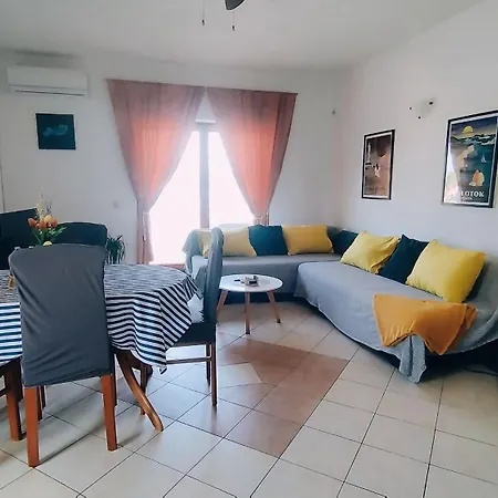 Grbac Veli Rat-seaside Veli Rat