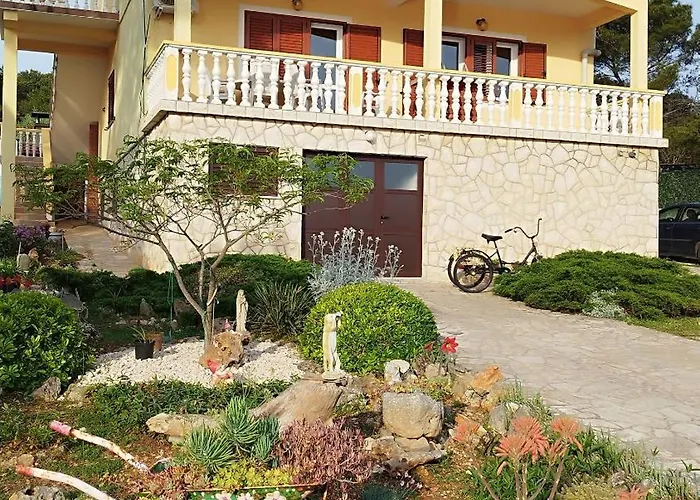 Grbac Veli Rat-seaside Veli Rat