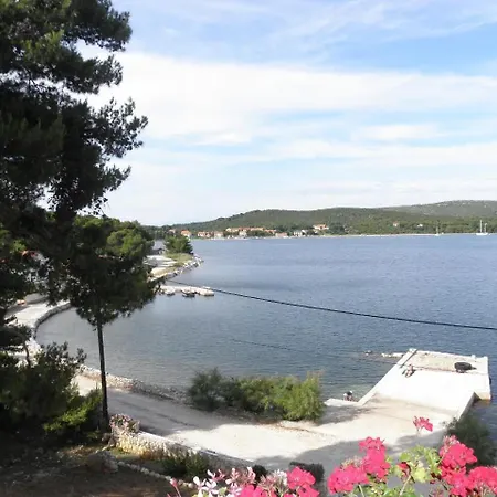 Apartment Josef Veli Rat