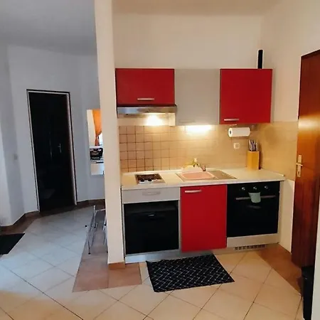 Josef Apartment *