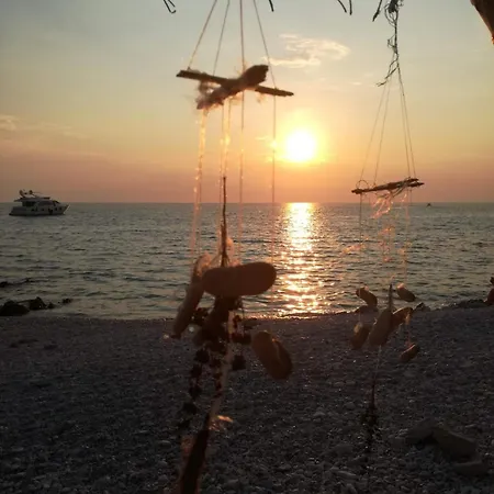 Grbac Veli Rat-seaside *