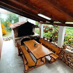 Διαμέρισμα Grbac Veli Rat-seaside *