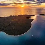 Grbac Veli Rat-seaside Διαμέρισμα *